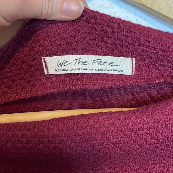 We the Free Queen Pomegranate Red Flowy Sweater NWT Size Medium - Picture 8 of 11